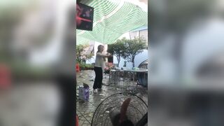 Độc lạ Sai Gòn, Họp Lớp Bú Vú Sờ lồn nhau giữa Quán ăn bin phát hiện