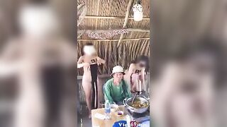 Độc lạ, Cafe chòi Ông cụ bị 2 e Méng Khỏa thân móc lồn djt nhau