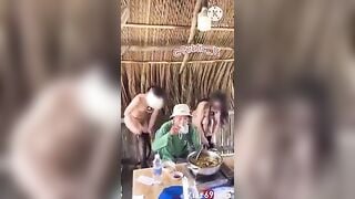 Độc lạ, Cafe chòi Ông cụ bị 2 e Méng Khỏa thân móc lồn djt nhau