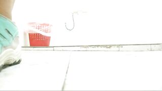 Ngồi quay lén nhà vệ sinh nữ và cái kết
