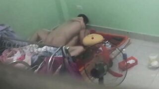 Quay lén thằng bạn thân hay dân gái về phòng địt ,địt cứ bành bạch dâm đãng