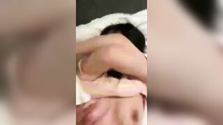 Quay lén em học sinh hàng ngon thì bị phát hiện bắn tinh vào lồn