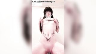 " em nứng quá à....."