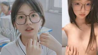 Clip Hot Em Này Lộ Clip Set Không Xem Thì Còn Xem Em Nào