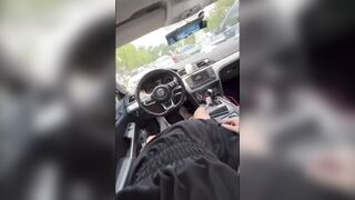 Địt nhau trong bãi đỗ xe cho ngượi lạ xem dâm đãng lồn ngon