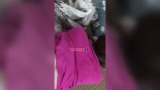 Clip Hot Vạch Sịp Qua Bên Doggy Em Áo Hồng