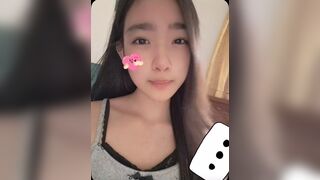 em gái tuổi teen thủ dâm