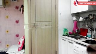 Đang nấu Ăn, Bị thg bạn Tụt Quần hấp Dâm djt lồn sướng vl