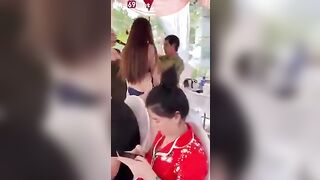 Shokc, Đám Cưới Miền Tây, Méng Cởi đồ Khoả thân cho móc lồn
