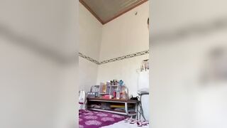 Học sinh cấp 3 thủ dâm ở nhà