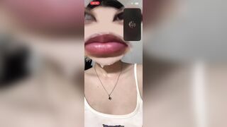 Em gái call với bạn trai