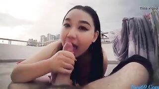 Con bạn Vừa Tắm, Ko mặc quần Lót Bú Cu thg bạn Thân bị phát hiện