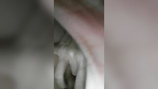 Em chỉ gửi cho anh xem thôi nhé và anh gửi cho bạn bè anh xem