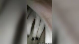 Em chỉ gửi cho anh xem thôi nhé và anh gửi cho bạn bè anh xem