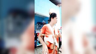 Mẹ thằng bạn thân u50 vú to lồn ngon thủ dâm khoe hàng kiếm tiền 1 2 3 2
