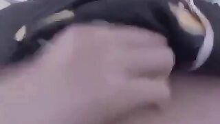 Đùi to bướm múp hồng hào một mình anh không đủ thỏa mãn cơn nứng của em