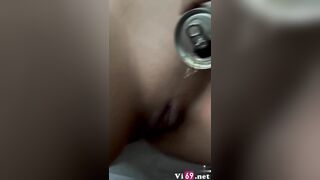 Đổ bia vô bướm còn bắt em diễn mặt dâm