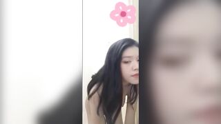 Em gái xinh ngửa lồn cho bạn trai phang