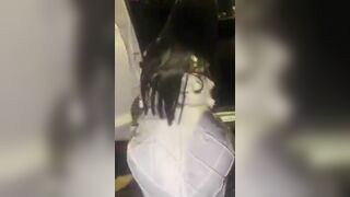 Đưa em nó ra công viên bắt cởi quần ra khoe lồn bú mút con cặc dâm đãng