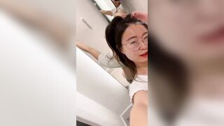 Em Mông To Thủ Dâm Trong Tư Thế Đứng