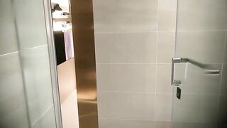Người mẫu gọi xe trực tuyến giá cao, nữ thần với khuôn mặt xinh đẹp, làn da trắng