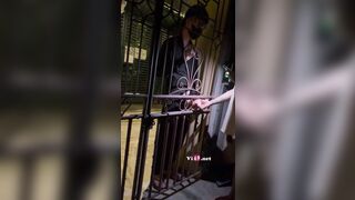 Người yêu đến nhà vác cặc cho người yêu bú cu sục cặc trước của nhà bị quay lại