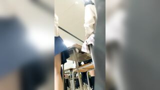 Quay lén dưới váy các em gái Nhật P4