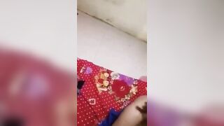 Nhét con cặc vào lồn chị dâu lồn khít lắm lông bắn tinh vào lồn