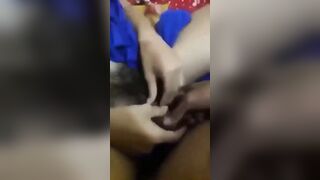 Nhét con cặc vào lồn chị dâu lồn khít lắm lông bắn tinh vào lồn