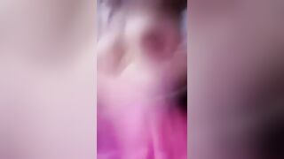 Gái khmer vú thâm thủ dâm 4