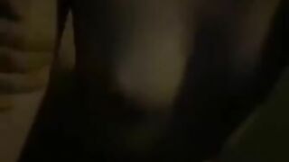 Sang phòng e ngủ nữa đêm nứng cặcvừa doggy e người yêu vú to da trắng vừa quay video