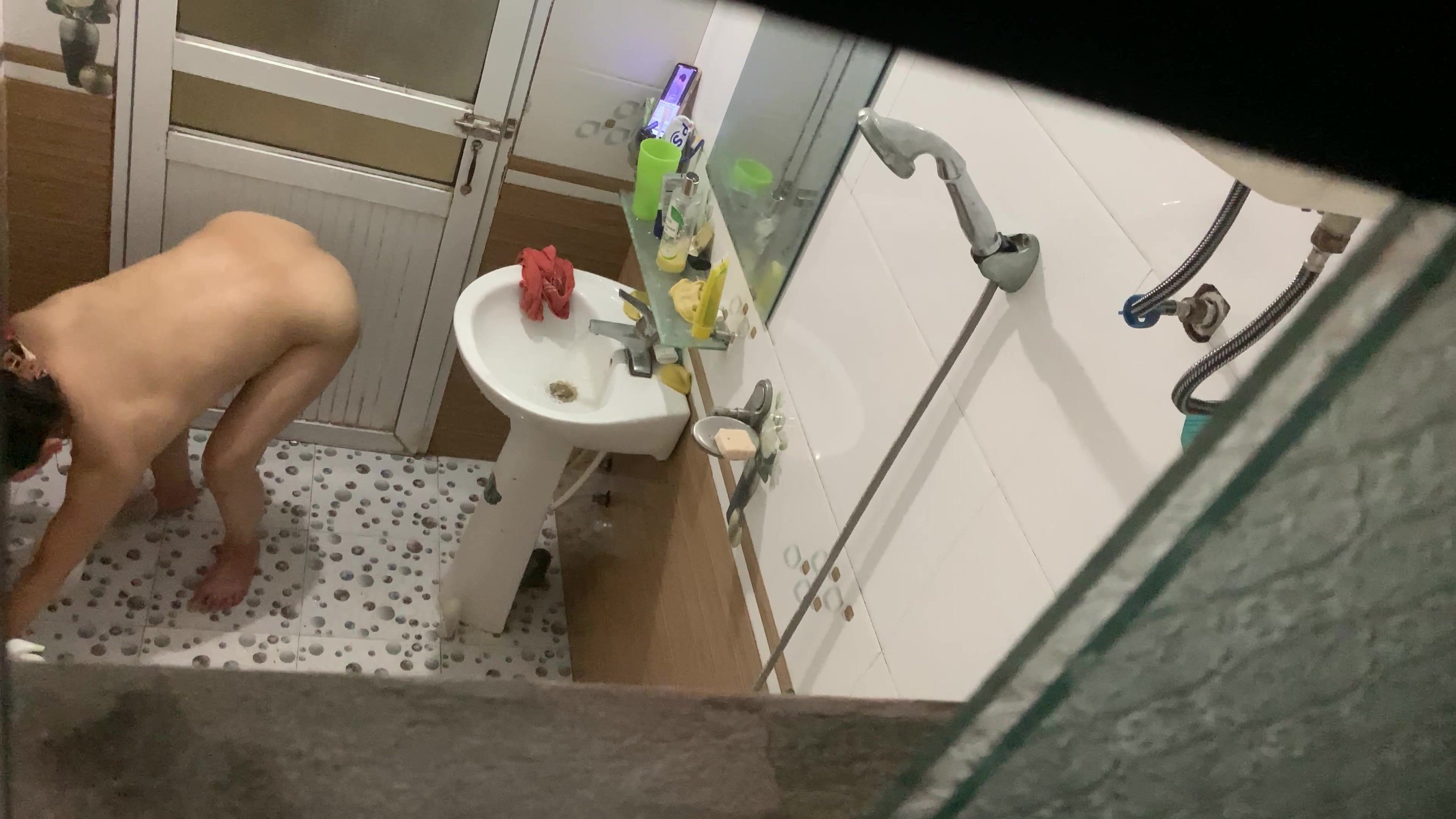 Lại tiếp tục siêu phẩm bà chị ngon múp tắm rửa 6