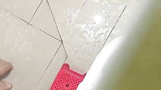 Quay Lén Nhìn Em Tắm Tự Nhiên Tháy Nứng Quá Phần 27