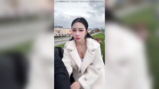 Bú cu người yêu nơi công cộng