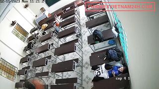 2 em học sinh lén chịch nhau trong lớp sau lưng bạn