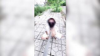 Dẫn em gái ra đường như cún địt ngoài đường luôn