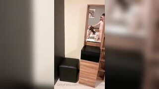Gái việt thẩm du phê trợn trắng mắt trên ô tô