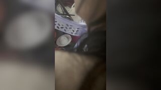 Em gái sớm trọ gạ địt trước phòng