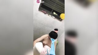 Những khoảnh khắc đang quay lén thì bị phát hiện 2