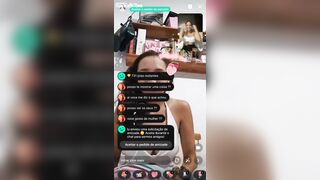 Omegle 2 em teen show vú cho nhau một cách khoái trí