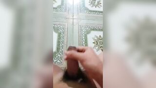 Em trai  *** bắn như mưa