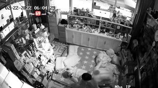 Hack cam nhìn ông chủ hiệu thuốc địt nhau với em rau răm