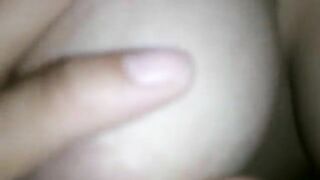 Vú khủng quá chị oi