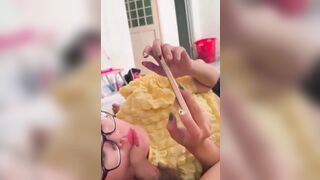 Vừa chơi game vừa mút cu dâm đãng xong địt cho tê lồn luôn