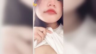 Bé teen 2ka9 Non tơ Nhét Bàn chải Vào Lồn Bắn nước gửi bạn trai