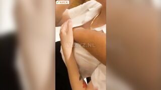 Lén Bóp vú con bạn Trong lớp Học bị cô giáo phát hiện chửi quá trời