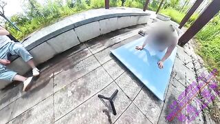 Chị gái ra công viên tập thể dục bị người lạ gạ gẫm đè ra địt nát lồn