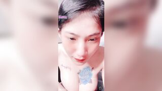 1 sự mới mẻ từ Bảo Trân với chiếc váy sex tím rịm có làm anh em nứng