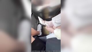 Gặp em gái dâm trên xe buýt được em nó sục caecj bú cu cho sướng hết cả cặc