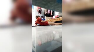 Quay lén chị gái ở nhà một mình nứng lồn quá thủ dâm